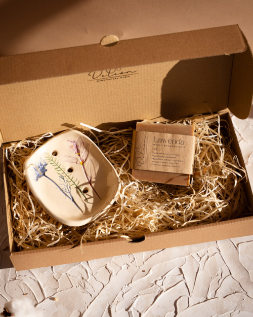 Zestaw upominkowy Mydło w kostce + ceramiczna mydelniczka